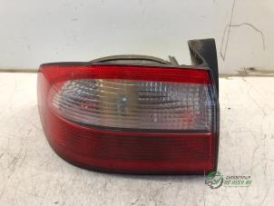 Begagnade Baklykta, vänster Renault Laguna II (BG) 1.6 16V Pris € 25,00 Marginaltabell erbjuds av Autobedrijf de Heer B.V.