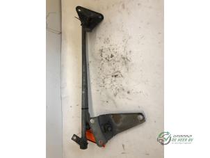 Gebruikte Ruitenwis Mechaniek Peugeot Partner 2.0 HDi Prijs € 25,00 Margeregeling aangeboden door Autobedrijf de Heer B.V.