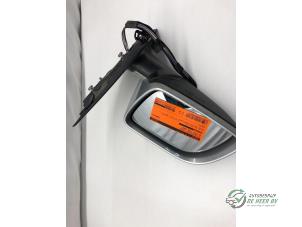 Begagnade Skärmspegel, vänster Volkswagen Polo IV (9N1/2/3) 1.2 12V Pris € 35,00 Marginaltabell erbjuds av Autobedrijf de Heer B.V.