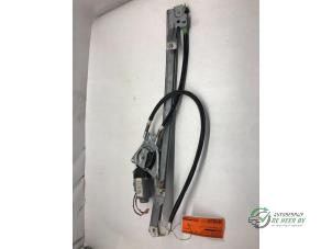 Gebruikte Ruitmechaniek 2Deurs rechts-voor Peugeot Expert (222/224) 2.0 HDi 110 Prijs € 35,00 Margeregeling aangeboden door Autobedrijf de Heer B.V.