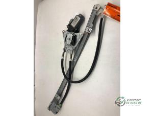 Gebruikte Ruitmechaniek 2Deurs links-voor Peugeot Expert (222/224) 2.0 HDi 110 Prijs € 35,00 Margeregeling aangeboden door Autobedrijf de Heer B.V.