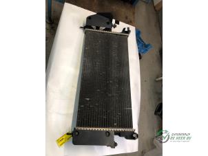 Gebruikte Radiateur Peugeot Boxer (U9) 2.2 HDi 120 Euro 4 Prijs € 80,00 Margeregeling aangeboden door Autobedrijf de Heer B.V.