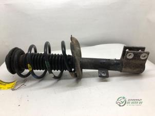 Używane Amortyzator prawy przód Peugeot Partner (GC/GF/GG/GJ/GK) 1.6 HDI 90 16V Cena € 60,00 Procedura marży oferowane przez Autobedrijf de Heer B.V.