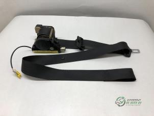 Begagnade Främre säkerhetsbälte, vänster Fiat Stilo Pris € 50,00 Marginaltabell erbjuds av Autobedrijf de Heer B.V.