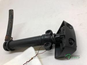 Begagnade Strålkastarspolare Renault Laguna II Grandtour (KG) 2.0 16V Turbo Pris € 35,00 Marginaltabell erbjuds av Autobedrijf de Heer B.V.