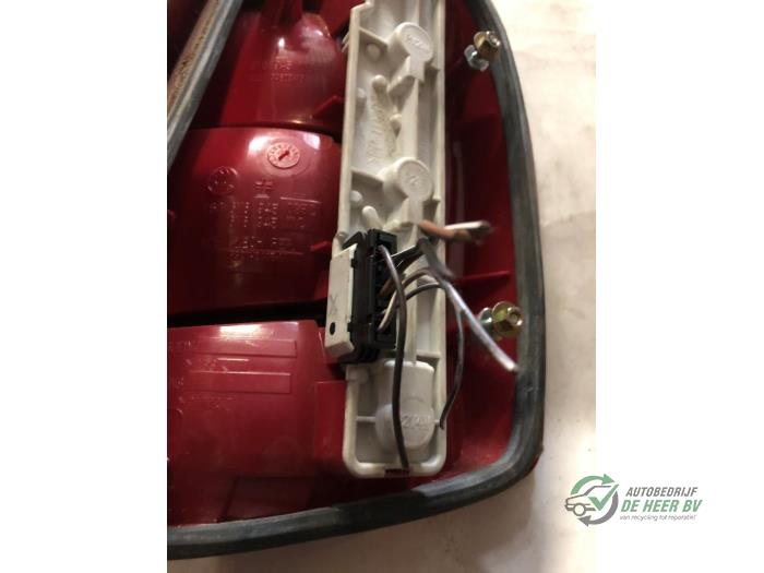 Baklykta, vänster från en Skoda Fabia (6Y2) 1.4i 16V 2006