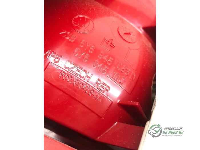 Baklykta, vänster från en Skoda Fabia (6Y2) 1.4i 16V 2006