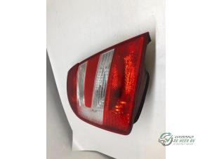 Begagnade Baklykta, vänster Skoda Fabia (6Y2) 1.4i 16V Pris € 30,00 Marginaltabell erbjuds av Autobedrijf de Heer B.V.