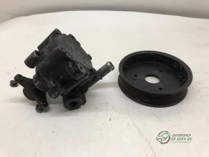 Używane Pompa wspomagania kierownicy Opel Vivaro 2.0 CDTI Cena € 65,00 Procedura marży oferowane przez Autobedrijf de Heer B.V.