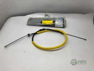 Nya Parkeringsbromskabel Renault Kangoo Pris € 18,15 Inklusive moms erbjuds av Autobedrijf de Heer B.V.