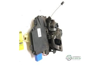 Gebruikte Portierslot Mechaniek 4Deurs links-voor Seat Ibiza III (6L1) 1.6 16V Prijs € 35,00 Margeregeling aangeboden door Autobedrijf de Heer B.V.