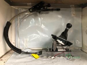 Używane Mechanizm wyboru Volkswagen Passat Variant (3C5) 1.8 TSI 16V Cena € 50,00 Procedura marży oferowane przez Autobedrijf de Heer B.V.