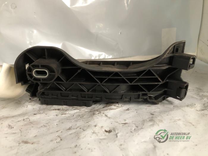 Gaspedal från en Volkswagen Passat Variant (3C5) 1.8 TSI 16V 2008