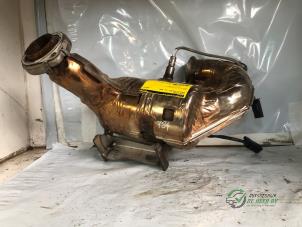 Gebruikte Katalysator Mercedes A Limousine (177.1) 1.3 A-250 e Turbo 16V Prijs € 250,00 Margeregeling aangeboden door Autobedrijf de Heer B.V.