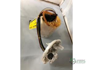 Begagnade Elektrisk bränslepump Mercedes A Limousine (177.1) 1.3 A-250 e Turbo 16V Pris € 50,00 Marginaltabell erbjuds av Autobedrijf de Heer B.V.