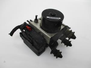 Używane Pompa ABS Volkswagen Caddy Cena € 332,75 Z VAT oferowane przez Autohandel P. Caron & Zoon B.V.