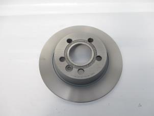 Nya Bakre bromsskiva Volkswagen Sharan Pris € 35,70 Inklusive moms erbjuds av Autohandel P. Caron & Zoon B.V.