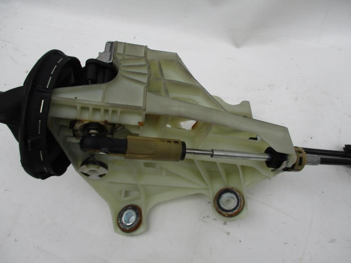 Versnellingsbak Mechaniek van een Volkswagen Transporter 2011