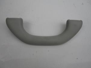 Begagnade Handtag Volkswagen Transporter Pris € 12,10 Inklusive moms erbjuds av Autohandel P. Caron & Zoon B.V.