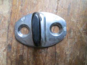 Gebruikte Slotplaat voor Volkswagen Transporter Prijs € 12,10 Inclusief btw aangeboden door Autohandel P. Caron & Zoon B.V.