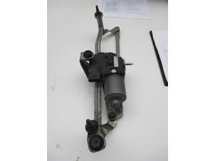 Begagnade Torkarmotor + mekanism Volkswagen Caddy Pris € 114,95 Inklusive moms erbjuds av Autohandel P. Caron & Zoon B.V.