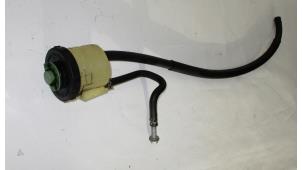 Gebruikte Stuurbekrachtiging Olie Reservoir Volkswagen Transporter Prijs € 30,25 Inclusief btw aangeboden door Autohandel P. Caron & Zoon B.V.