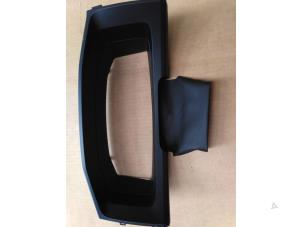 Begagnade Handskfack Volkswagen Transporter/Caravelle T6 2.0 TDI Pris € 33,28 Inklusive moms erbjuds av Autohandel P. Caron & Zoon B.V.