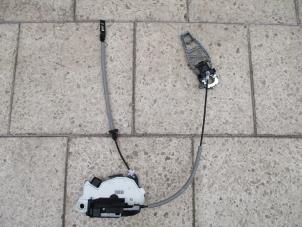 Gebruikte Deurslot Mechaniek 2Deurs rechts Volkswagen Transporter Prijs € 102,85 Inclusief btw aangeboden door Autohandel P. Caron & Zoon B.V.