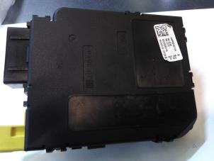 Begagnade Rattstångmodul Volkswagen Jetta IV (162/16A) 2.0 GTI 16V Pris € 181,50 Inklusive moms erbjuds av Autohandel P. Caron & Zoon B.V.