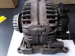 Gebruikte Dynamo Volkswagen Transporter/Caravelle T5 2.5 TDi 4Motion Prijs € 163,35 Inclusief btw aangeboden door Autohandel P. Caron & Zoon B.V.