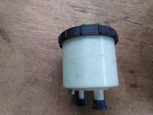 Nieuwe Stuurbekrachtiging Olie Reservoir Volkswagen Transporter T4 1.9 TD Prijs € 29,65 Inclusief btw aangeboden door Autohandel P. Caron & Zoon B.V.