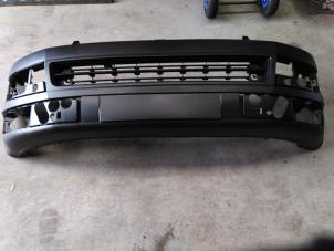 Nya Främre stötfångare Volkswagen Transporter T5 2.0 TDI BlueMotion Pris € 223,85 Inklusive moms erbjuds av Autohandel P. Caron & Zoon B.V.