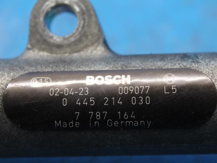 Bränsleinsprutningsmunstycke från en BMW 3 serie (E46/4) 320d 16V 2002