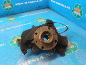 Gebruikte Asschenkel links-voor Peugeot Bipper (AA) 1.3 HDI Prijs € 31,50 Margeregeling aangeboden door Maresia Auto Recycling B.V.