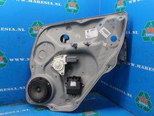 Begagnade Fönstermekanism för bakre dörr, 4-dörrars, höger Mercedes A (W169) 1.7 A-170 Pris € 63,00 Marginaltabell erbjuds av Maresia Auto Recycling B.V.