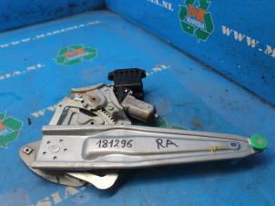 Gebruikte Raammechaniek 4Deurs rechts-achter Toyota Auris (E15) 1.6 Dual VVT-i 16V Prijs € 47,25 Margeregeling aangeboden door Maresia Auto Recycling B.V.