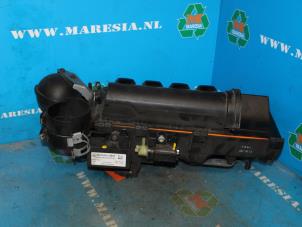 Begagnade Luftfilterhus Mercedes A (W169) 2.0 A-160 CDI 16V 5-Drs. Pris € 131,25 Marginaltabell erbjuds av Maresia Auto Recycling B.V.