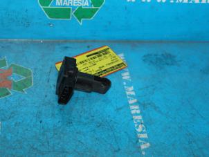 Begagnade Luftflödesmätare Toyota RAV4 (A2) 2.0 16V VVT-i 4x4 Pris € 15,75 Marginaltabell erbjuds av Maresia Auto Recycling B.V.