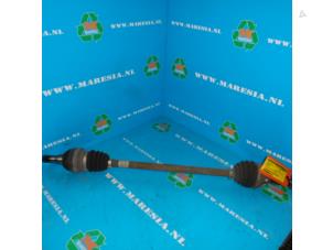 Begagnade Drivaxel, höger bak Chevrolet Captiva (C100) 2.4 16V 4x4 Pris € 105,00 Marginaltabell erbjuds av Maresia Auto Recycling B.V.