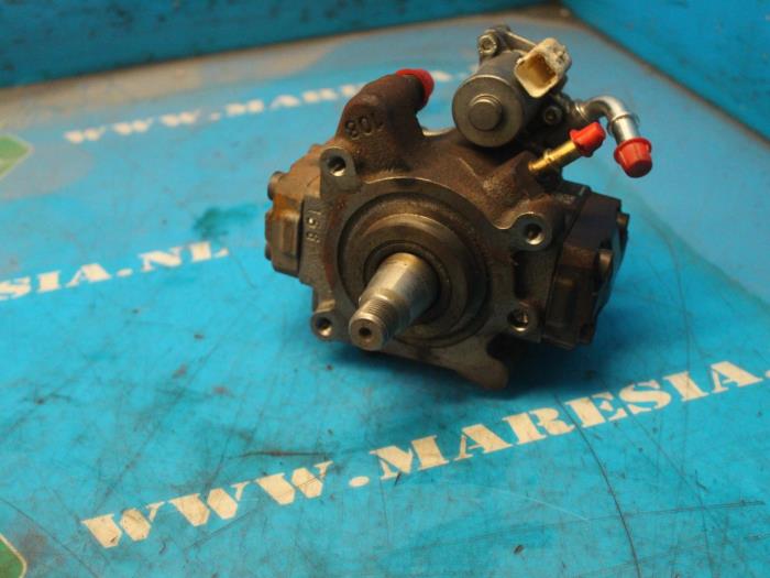 Brandstofpomp Mechanisch van een Ford Transit Connect (PJ2) 1.6 TDCi 16V 95 2014