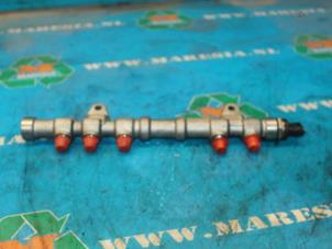 Begagnade Bränsleinsprutningsmunstycke Opel Corsa E 1.3 CDTi 16V ecoFLEX Pris € 63,00 Marginaltabell erbjuds av Maresia Auto Recycling B.V.