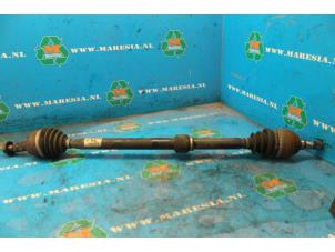 Begagnade Drivaxel, höger fram Opel Insignia Pris € 78,75 Marginaltabell erbjuds av Maresia Auto Recycling B.V.