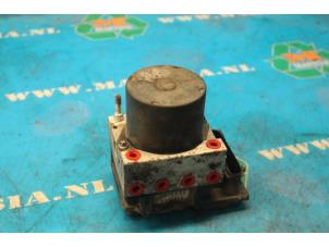 Begagnade ABS-pump Kia Cee'd (EDB5) 1.4 CVVT 16V Pris € 73,50 Marginaltabell erbjuds av Maresia Auto Recycling B.V.