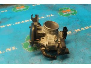 Begagnade Spjällhus Hyundai i20 1.2i 16V Pris € 63,00 Marginaltabell erbjuds av Maresia Auto Recycling B.V.