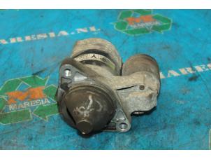 Używane Rozrusznik Nissan Note (E11) 1.4 16V Cena € 15,75 Procedura marży oferowane przez Maresia Auto Recycling B.V.