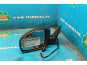 Używane Lusterko zewnetrzne lewe Skoda Fabia II Combi 1.2 TSI Cena € 52,50 Procedura marży oferowane przez Maresia Auto Recycling B.V.