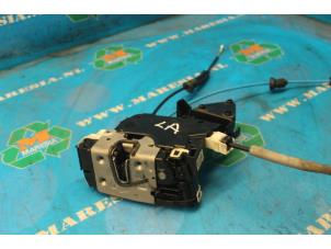 Gebruikte Portierslot Mechaniek 4Deurs links-achter Mercedes C Estate (S204) 2.2 C-220 CDI 16V Prijs € 63,00 Margeregeling aangeboden door Maresia Auto Recycling B.V.