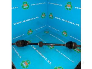 Begagnade Drivaxel, höger fram Toyota Corolla (E12) 1.6 16V VVT-i Pris € 63,00 Marginaltabell erbjuds av Maresia Auto Recycling B.V.