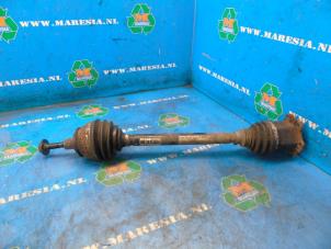 Gebruikte Cardanas links-voor (VWA) Volkswagen Phaeton (3D) 3.2 V6 30V 4Motion Prijs € 105,00 Margeregeling aangeboden door Maresia Auto Recycling B.V.