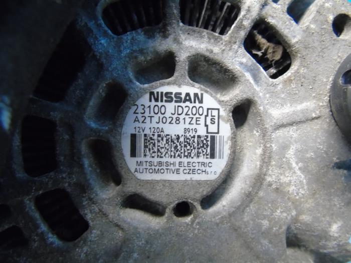 Dynamo från en Nissan Qashqai (J10) 2.0 16V 2008